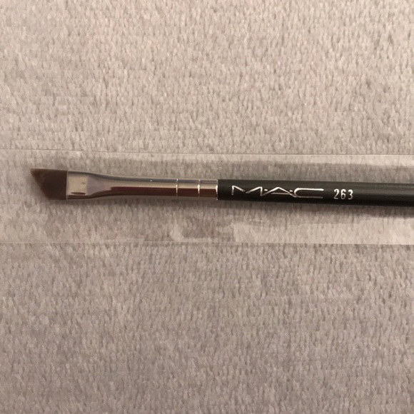 Mac 263 Small Angle Brush - Picture 1 of 4